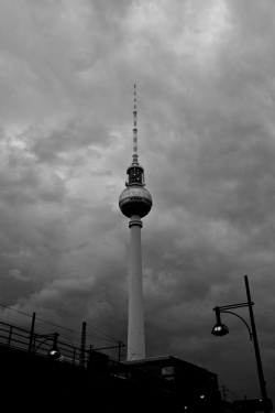 Grauer-Himmel-ueber-Berlin-a22585539