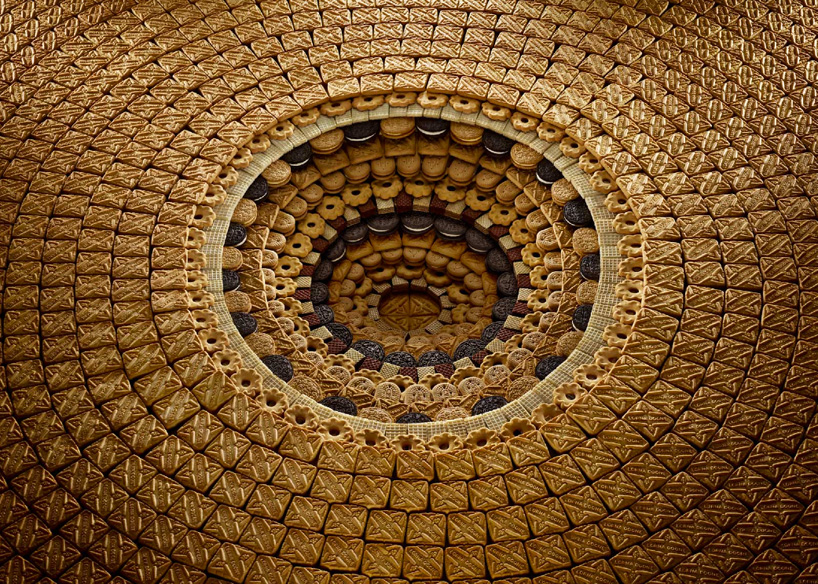 sam-kaplan-pits-pyramids-food-art-designboom-02